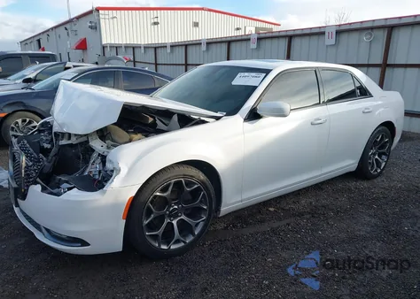 2017 Chrysler 300 S z USA, uszkodzony, nr VIN 2C3CCABG7HH657555